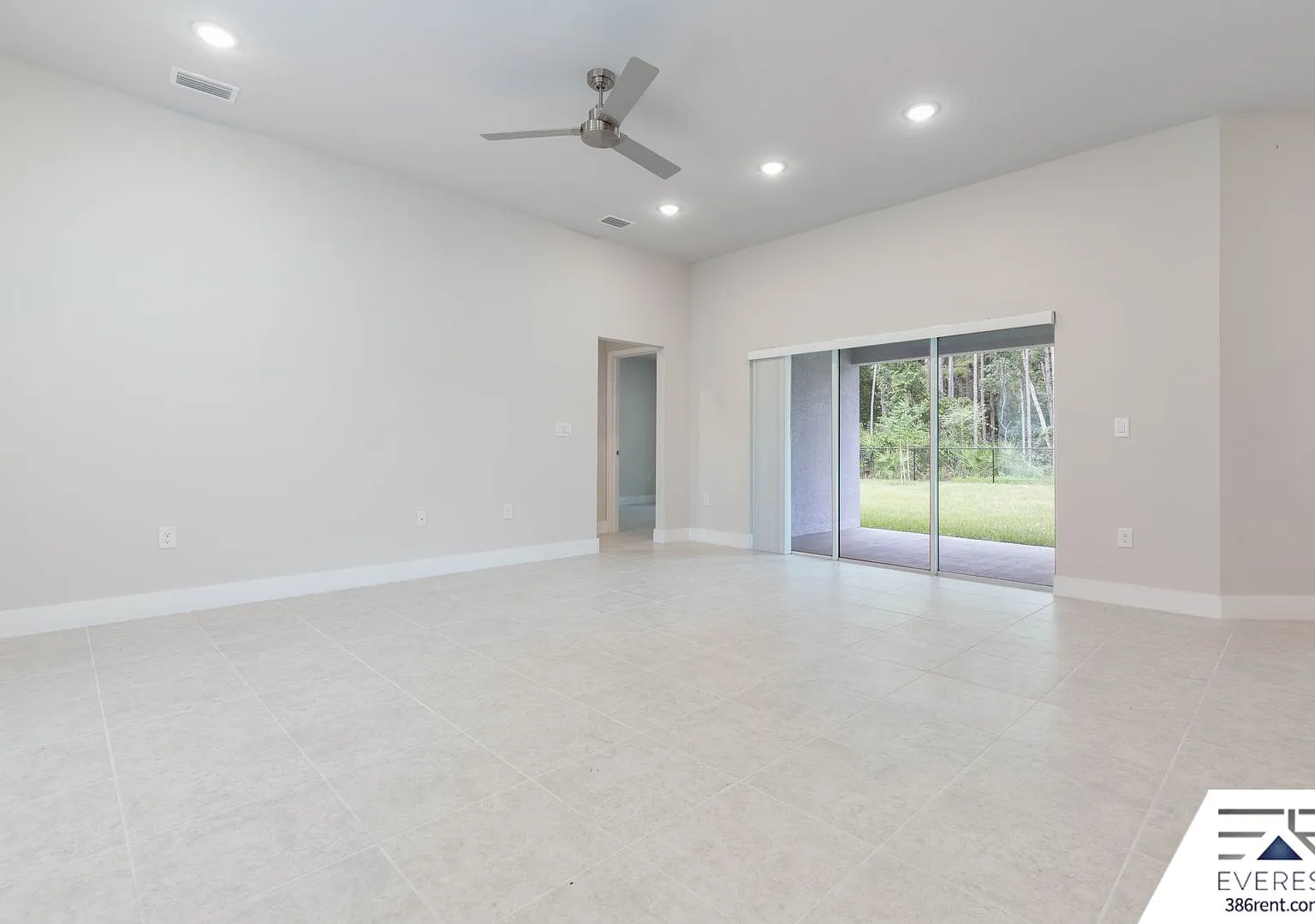 Fully Fenced 3/2/2 On A Cul de Sac In Beautiful Quail Hollow — Photo 4