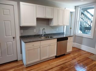 56 Shrewsbury St #1, Worcester, MA 01604