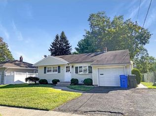 18 Byron Pl, Colonia, NJ 07067