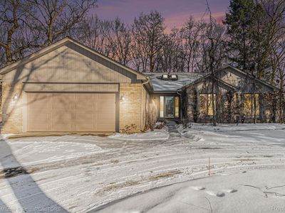 5976 Snow Apple Dr, Clarkston, MI, 48346