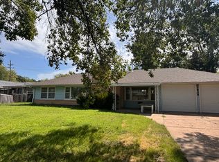 1809 Highland Ave, Salina, KS 67401