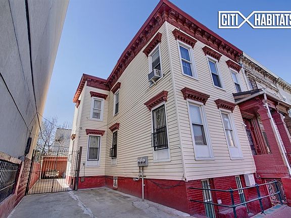 4th image of 893 Willoughby Ave