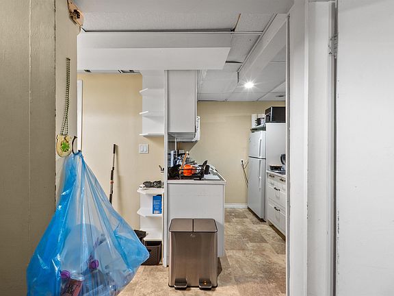 3rd image of 7516 106th St NW