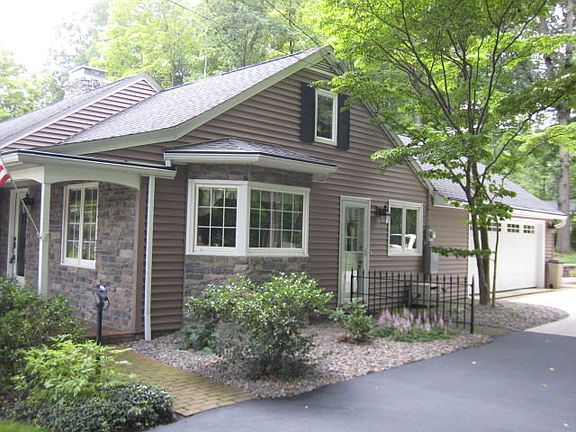 2nd image of 1324 Edgehill Ave