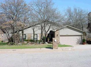 2016 S Woodland Rd, Edmond, OK 73013