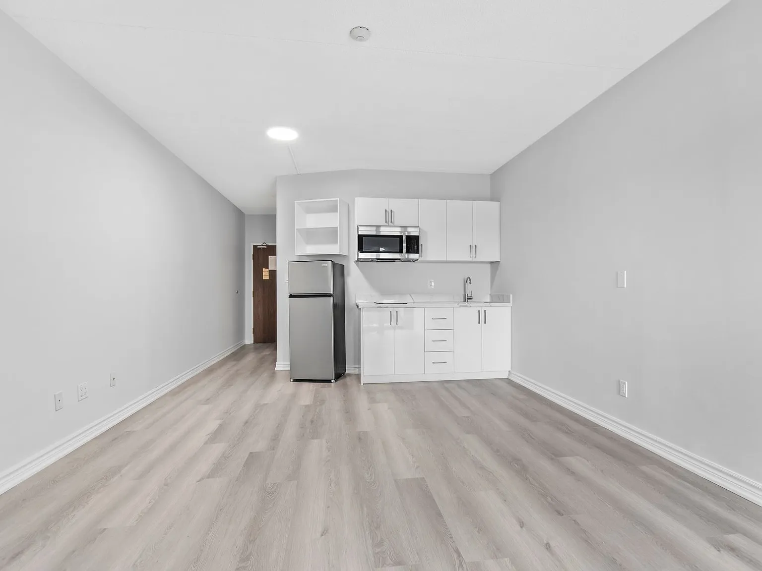 2360 Princess St Kingston — Photo 4