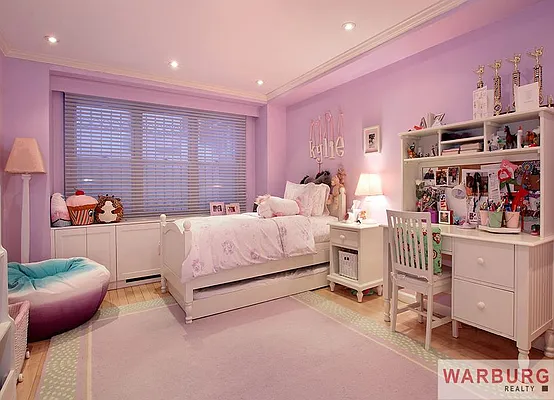 Sold by Warburg | media 5