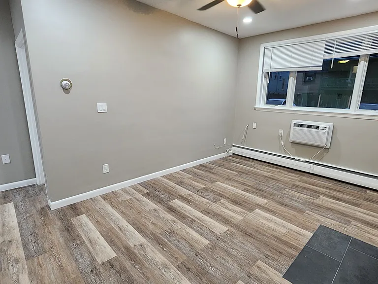 40 Evergreen St #14 — Photo 12