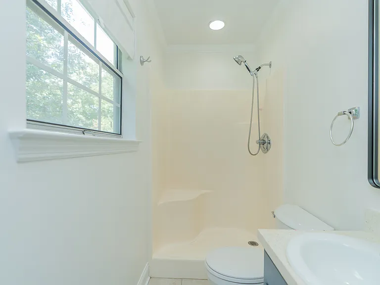 7830 Cove Ridge Dr — Photo 9