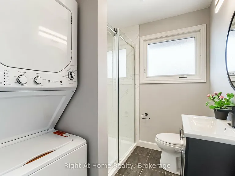 69 Heather Rd #UPPER LEVEL — Photo 14