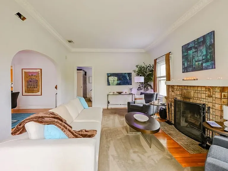 1203 S Rimpau Blvd — Photo 23