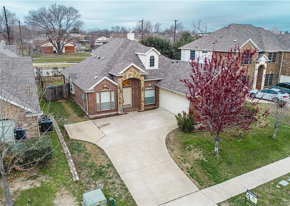 1st image of 2121 Trickling Creek Dr