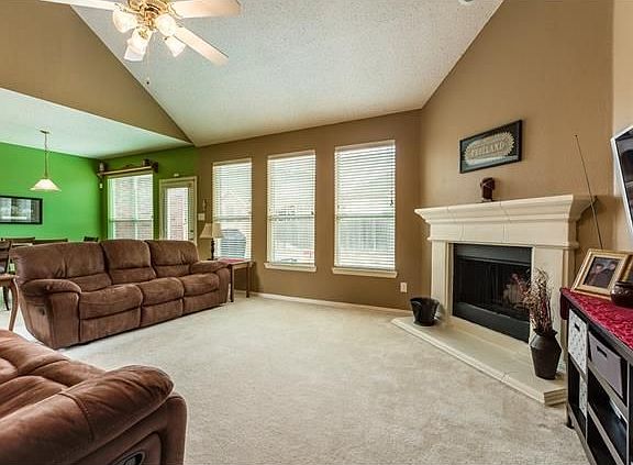 3rd image of 1313 Tanglewood Dr