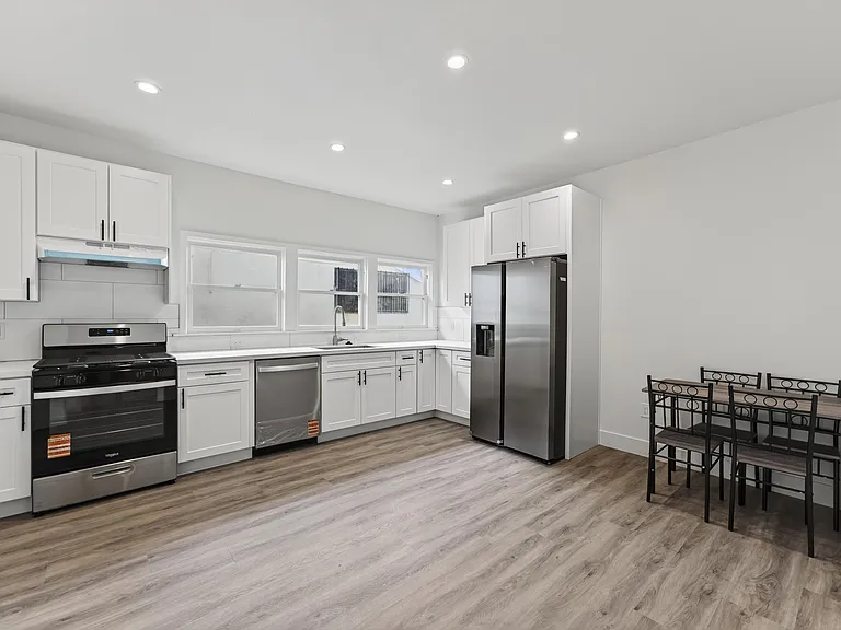 1616 S Norton Ave — Photo 5