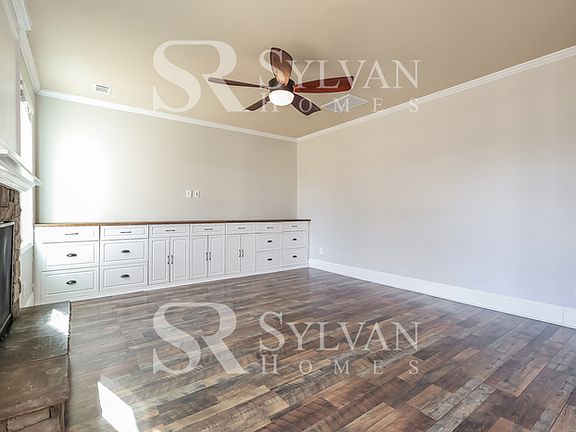 3rd image of 420 Plamondon Dr