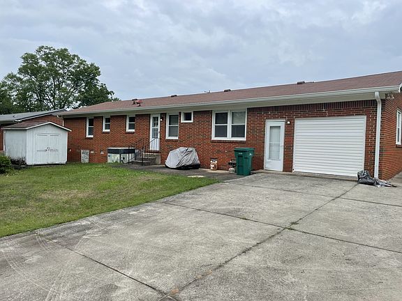 2nd image of 135 Bel Aire Dr
