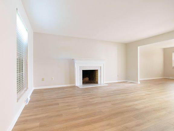 2nd image of 51 Mimosa Dr #35
