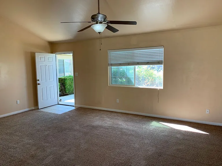 5404 El Palacio Dr — Photo 5