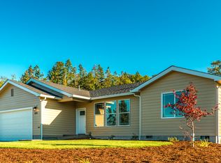 815 Valley Vista St, Sutherlin, OR 97479