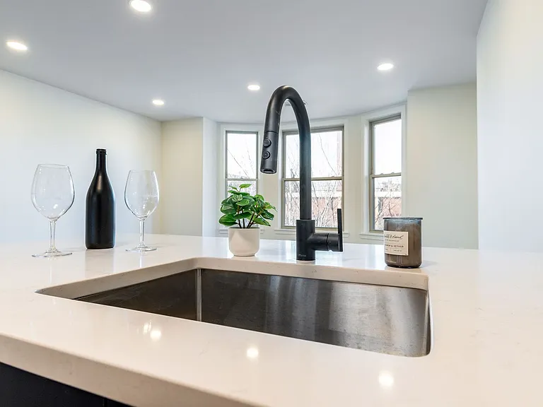 Carriage House — Photo 50