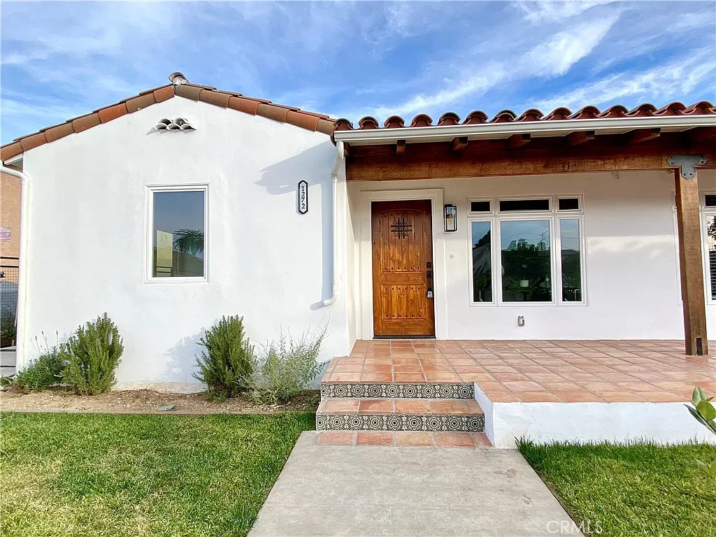 3 bed, 1050 sqft, $4,300 — Photo 4
