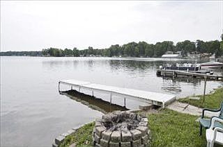3rd image of 3211 W Shore Dr