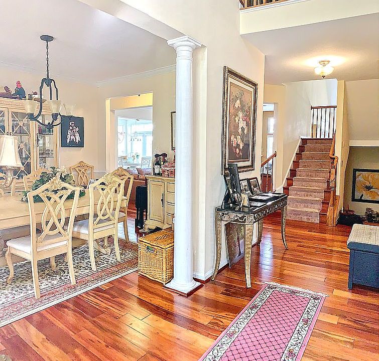 2nd image of 6438 Colonial Village Loop