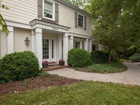 3rd image of 2814 Huntington Rd