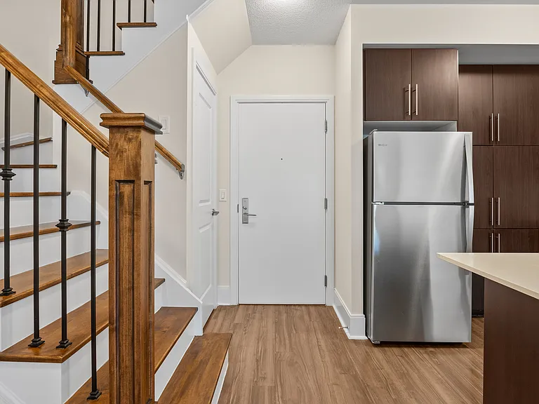 105 Harrison Garden Blvd — Photo 39