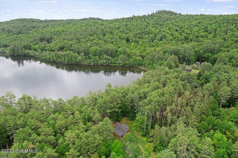 5th image of 52 Log Cabin Lane
