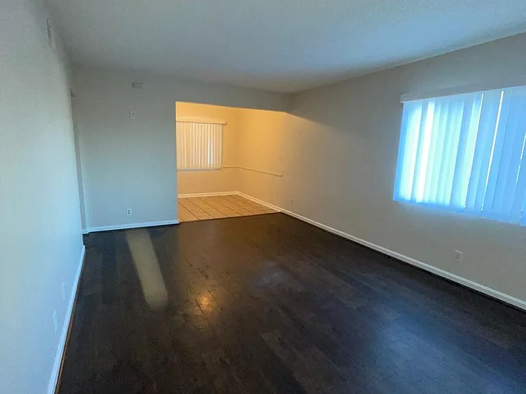 11185 Carson Dr — Photo 1