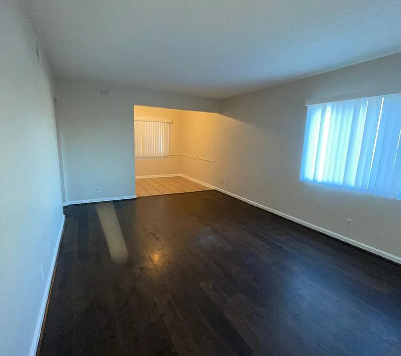 11185 Carson Dr