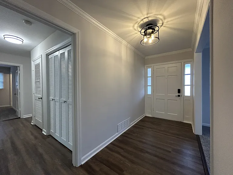 609 Windsor Rd — Photo 3