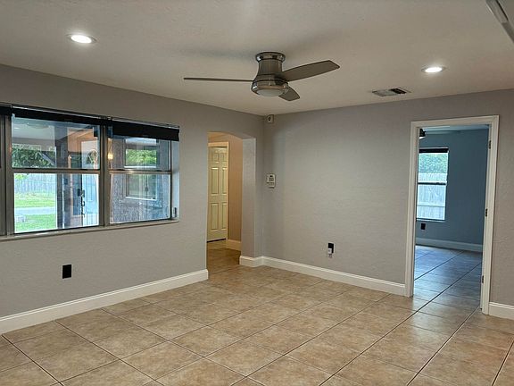 4th image of 2047 Bonnie Dr