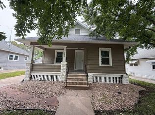 2282 Sheldon St, Lincoln, NE 68503