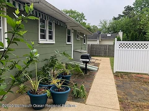 2nd image of 370 Georgia Dr