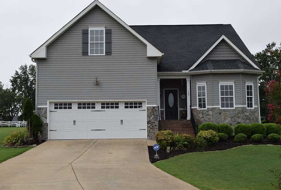 1st image of 107 Tumbleweed Dr