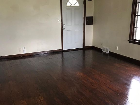 5th image of 1103 W 6th St