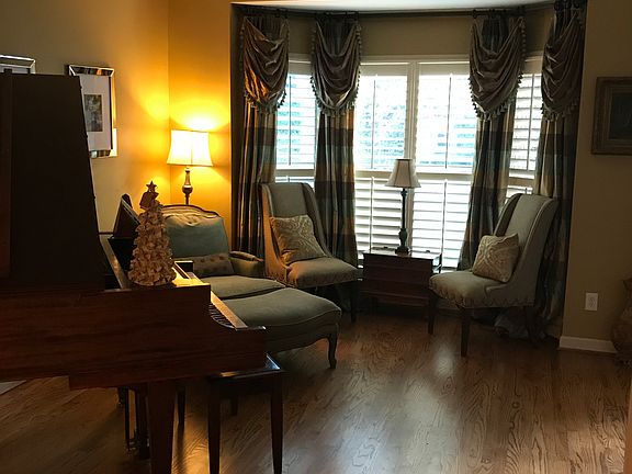 2nd image of 658 Briarleigh Way