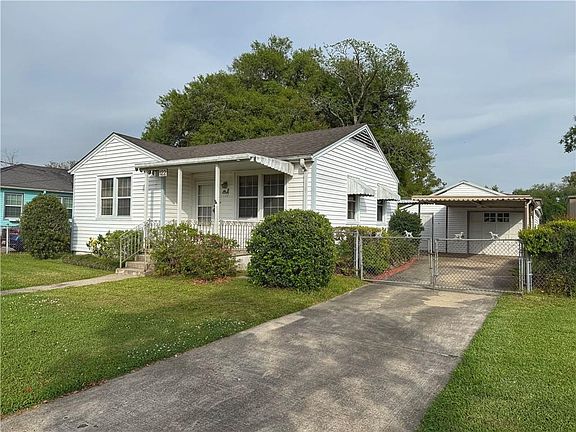 2nd image of 122 Destrehan Dr