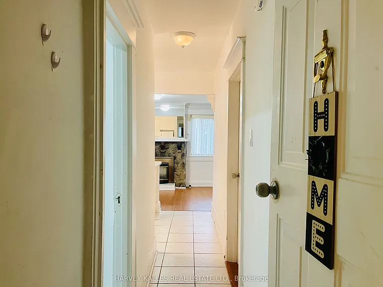 218 Heath St W #2 — Photo 5