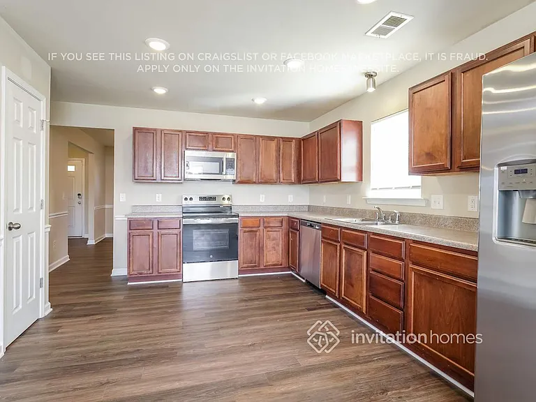 4104 Vershire Ave — Photo 7
