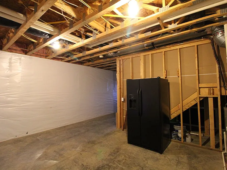 2189 Deyerle Ave — Photo 33