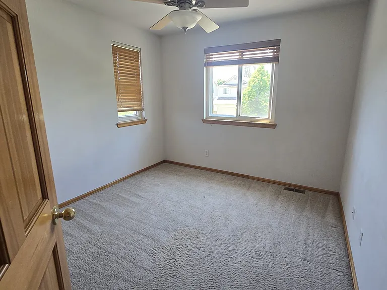 22341 E Mercer Pl — Photo 7