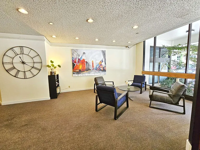 2201 3rd Ave #1001 — Photo 9