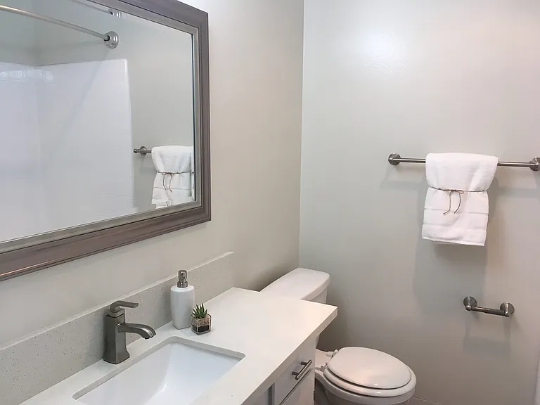 18400 Prairie Street — Photo 104