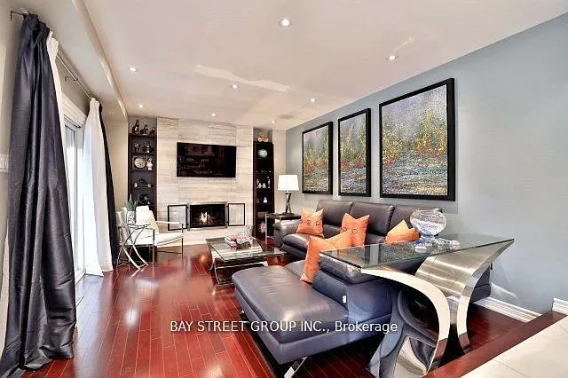 215 River Oaks Blvd E — Photo 6