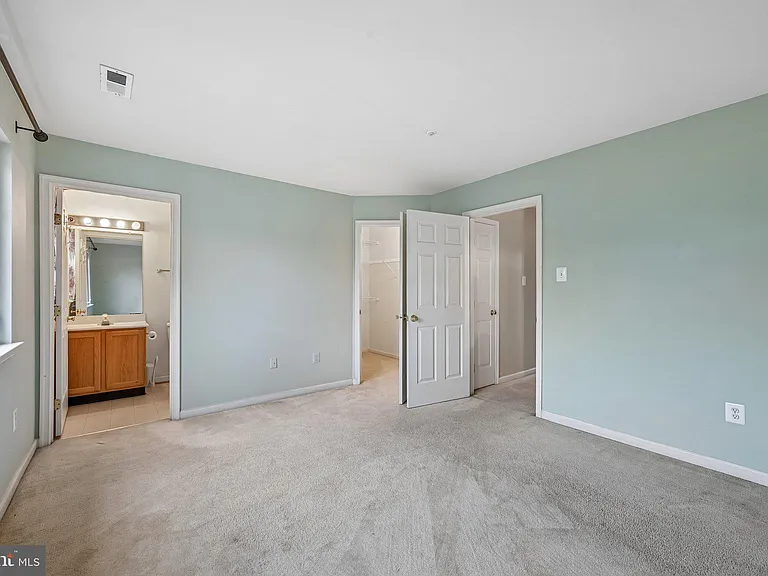 1724 Emory St — Photo 31