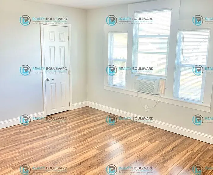 662 Eureka Ave — Photo 3