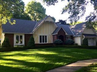 10226 Hemlock Dr, Overland Park, KS 66212